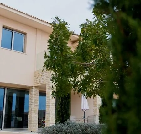 Oasis Park 1 * Paphos